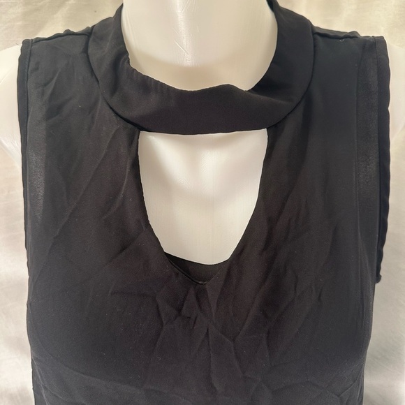 Alone and Sadie women’s thin blouse with embroidered patch. Size large - Picture 3 of 5